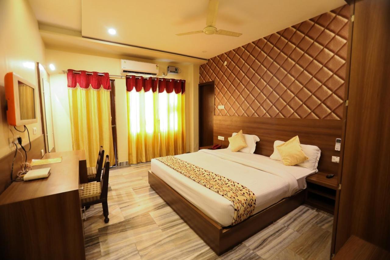 Hotel Vishwanath - Varanasi — Photos 2
